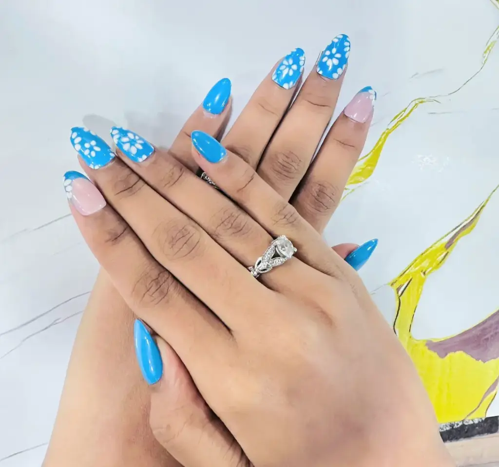 Blue nails 2.webp